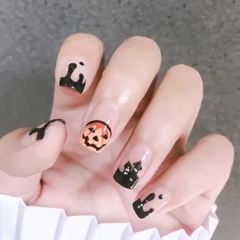 24шт Коротких накладных ногтей Хэллоуин Тыквенная летучая мышь с французским дизайном Съемные искусственные накладные ногти Простое нажатие на кончики ногтей