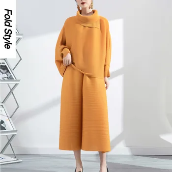 Весенняя мода 2024, Новый стиль Богини, темперамент, тонкий плиссированный пуловер, топ, широкие брюки, модный комплект из двух предметов для женщин